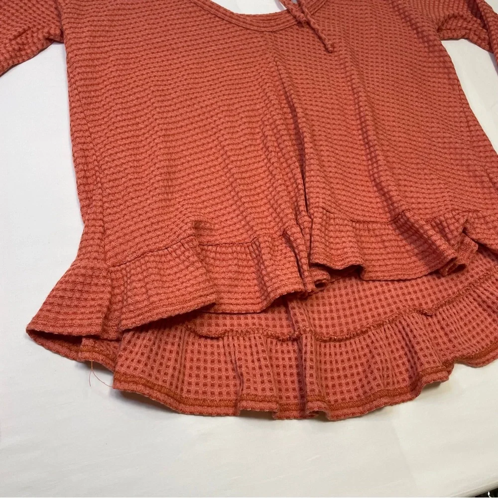 Peach Love California Thermal Waffle Knit Peplum Ruffle Tie-Back Top Women's S - Picture 4 of 6
